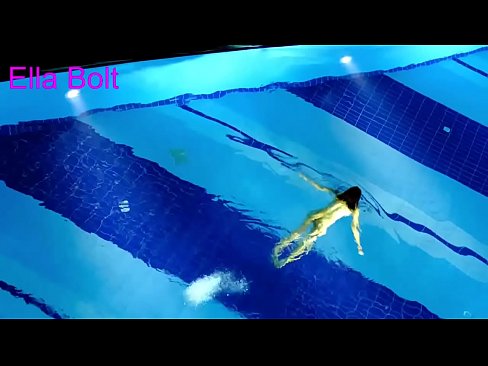❤️ Ùn possu micca piantà di fighjulà, ghjovana bionda catturata nuda in piscina ELLA BOLT Video cazzo à co.porncomixone.ru ☑