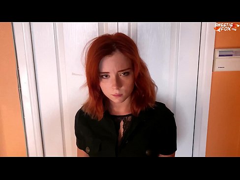 ❤️ A Guardia di Sicurezza hà punitu una bella donna per un tacchettu - Cum in bocca Video cazzo à co.porncomixone.ru ☑