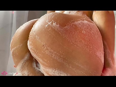 ❤️ Brunette si masturba a figa cù un vibratore per un orgasmu intensu in a doccia Video cazzo à co.porncomixone.ru ☑